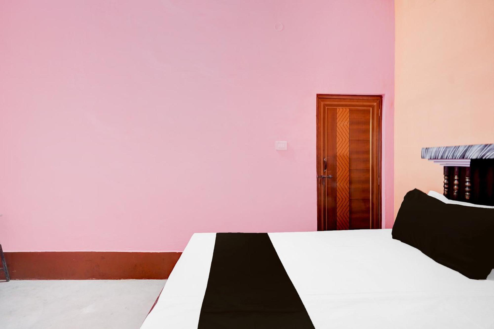 Spot On Celebration Hotel Kanpur Exterior photo