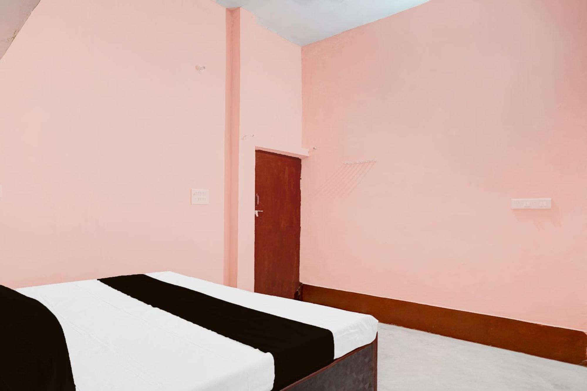 Spot On Celebration Hotel Kanpur Exterior photo