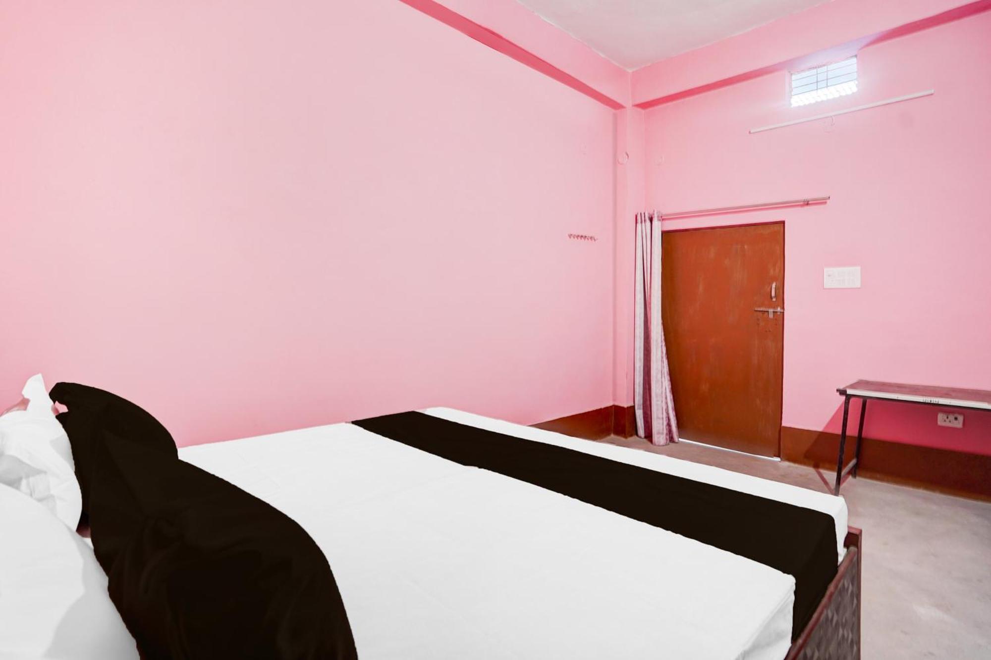 Spot On Celebration Hotel Kanpur Exterior photo