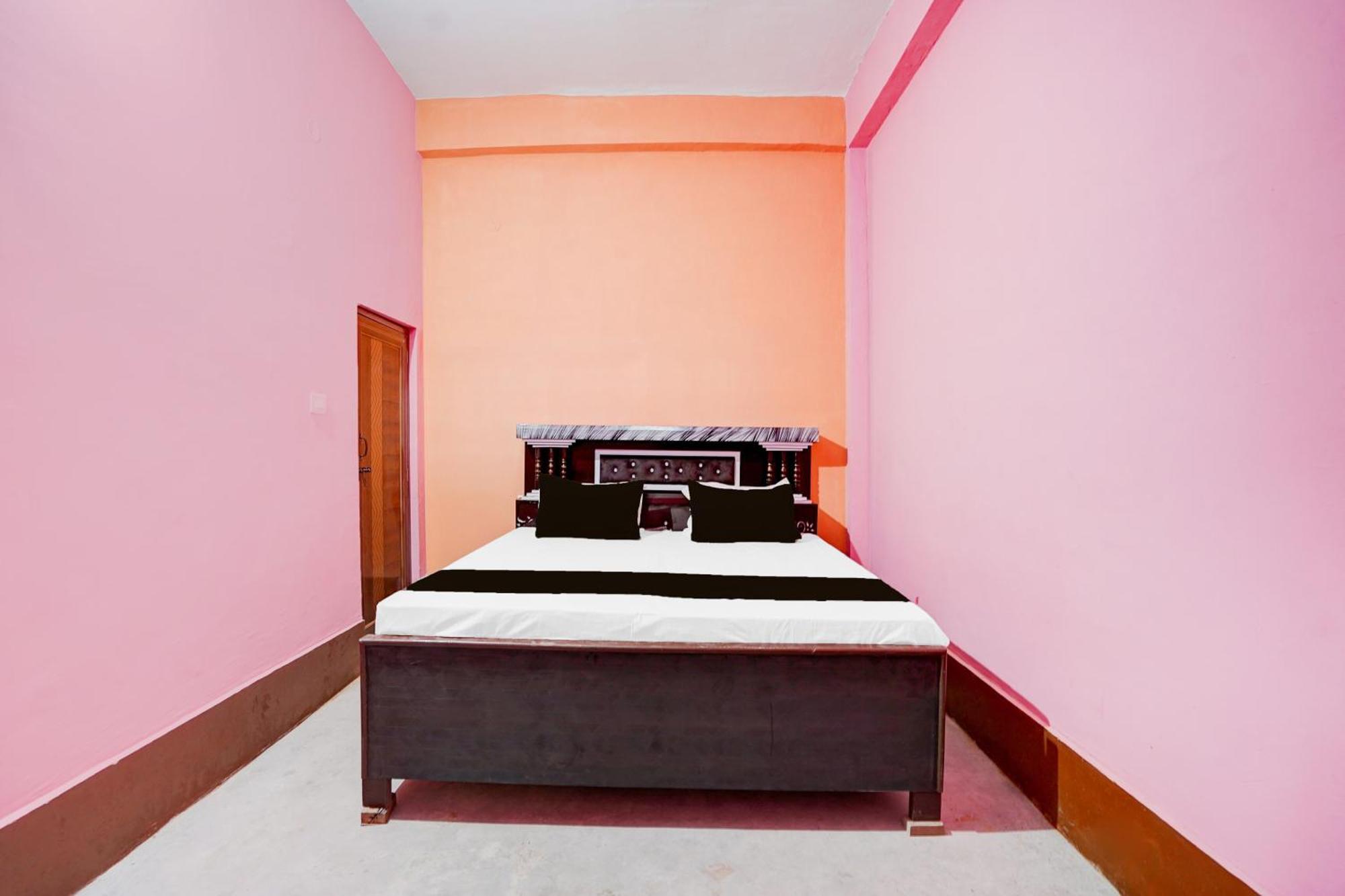 Spot On Celebration Hotel Kanpur Exterior photo